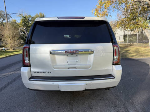 2015 GMC Yukon XL Denali