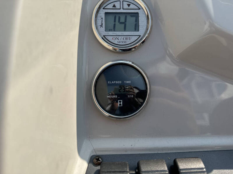 2017 Crest II 230 SLC