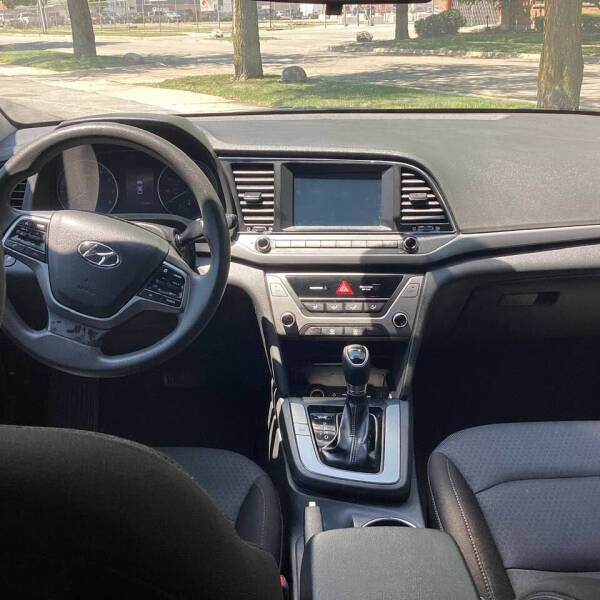 2018 Hyundai Elantra SE