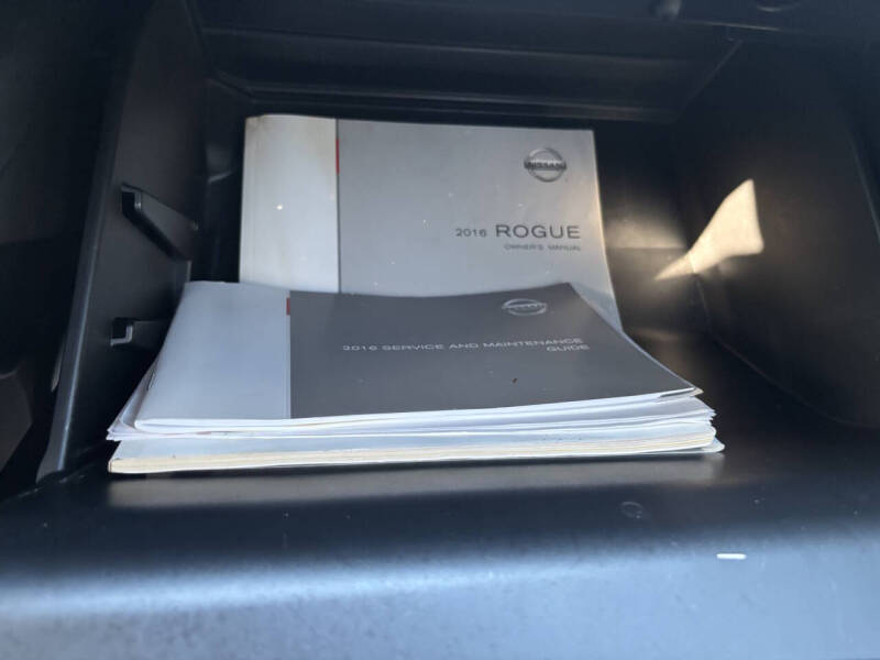 2016 Nissan Rogue SV