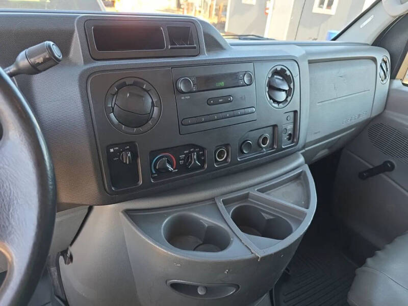 2010 Ford E-Series E-450 SD