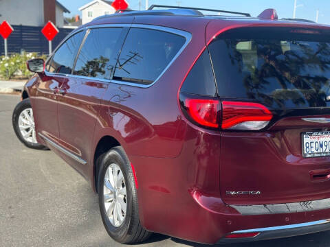 2018 Chrysler Pacifica Touring L Plus