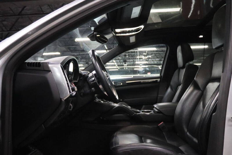 2017 Porsche Cayenne S E-Hybrid Platinum Edition