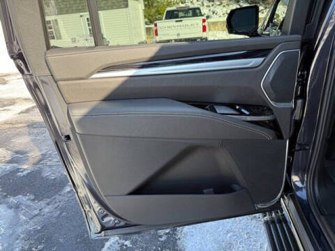 2025 Cadillac Escalade ESV Sport