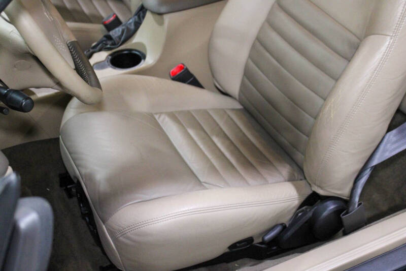 2003 Ford Mustang GT Deluxe