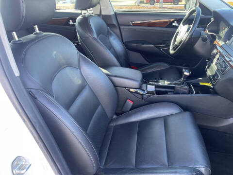 2017 Kia Cadenza Premium