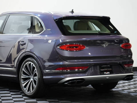 2023 Bentley Bentayga EWB