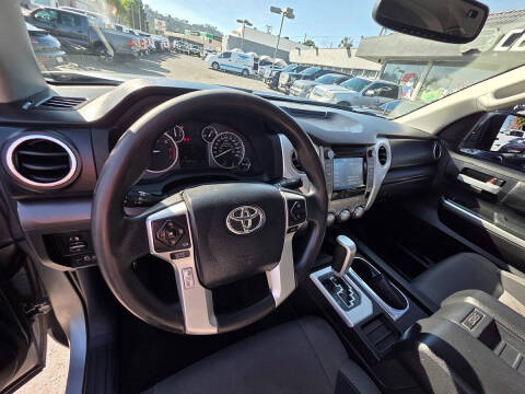 2017 Toyota Tundra SR5