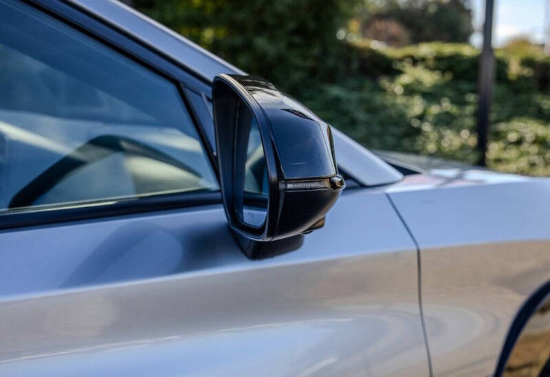 2023 Lexus RZ 450e Luxury