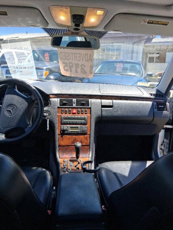 1999 Mercedes-Benz E-Class E 320