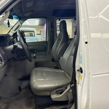 2009 Ford E-Series E-350 SD