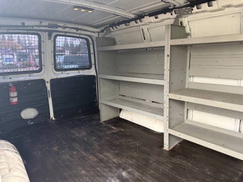 2022 Chevrolet Express 2500