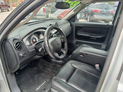 2006 Mitsubishi Raider XLS