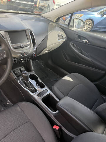 2017 Chevrolet Cruze LT Auto