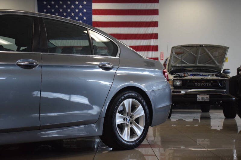 2012 BMW 5 Series 528i