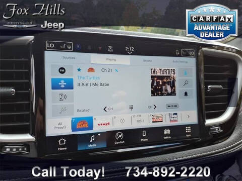 2026 Chrysler Pacifica Select