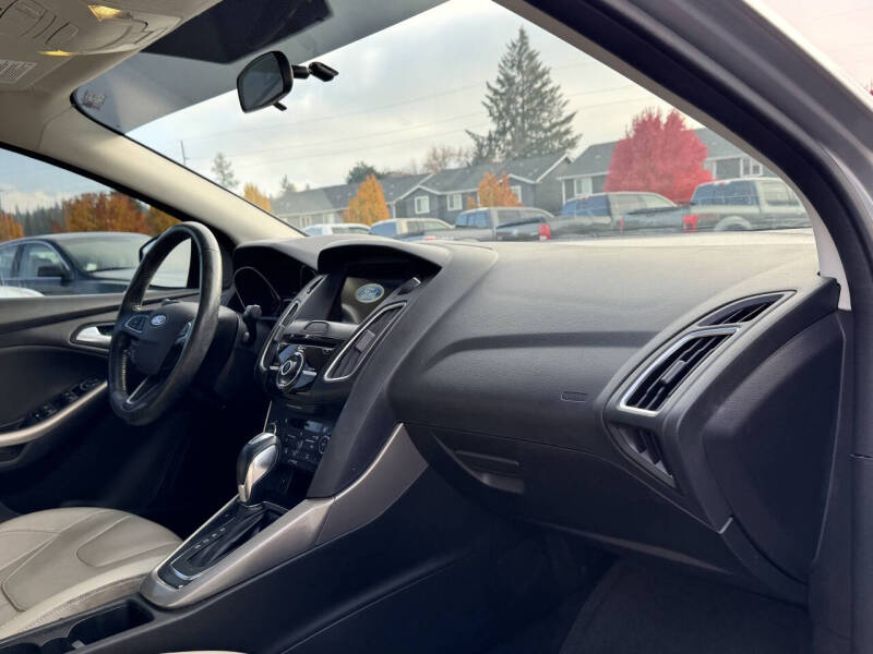 2017 Ford Focus Titanium