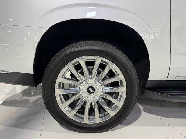 2024 Cadillac Escalade ESV Luxury