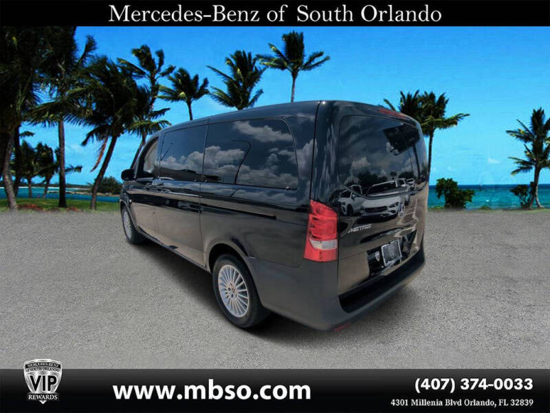 2023 Mercedes-Benz Metris Passenger