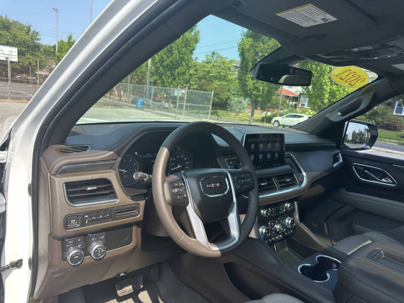 2021 GMC Yukon SLT