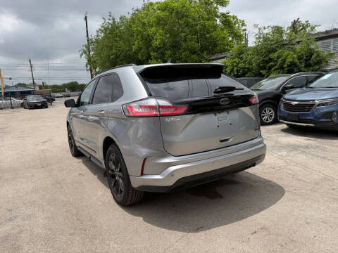 2022 Ford Edge SE