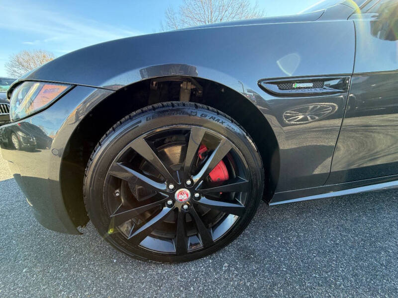 2017 Jaguar XE 35t R-Sport