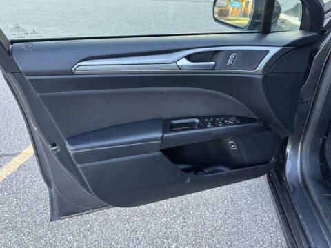 2017 Ford Fusion Hybrid SE