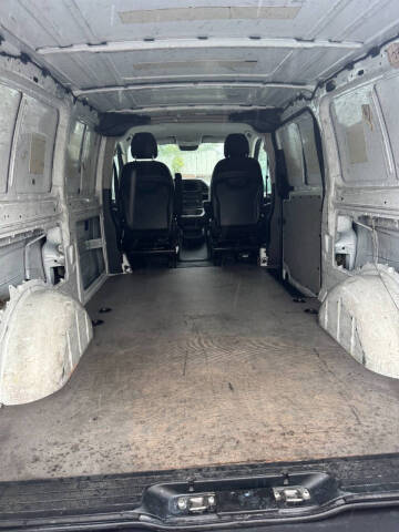 2023 Chevrolet Express 2500