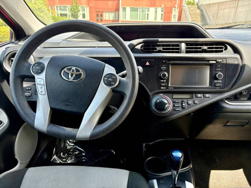 2014 Toyota Prius c