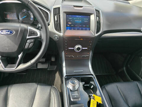 2020 Ford Edge Titanium