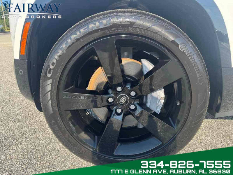 2024 Land Rover Defender 130 P400 X-Dynamic SE