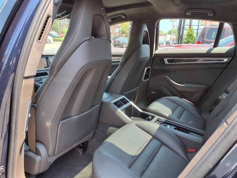 2019 Porsche Panamera GTS