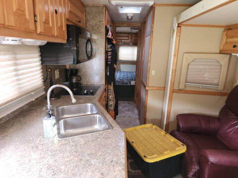 2005 Peterbilt 330