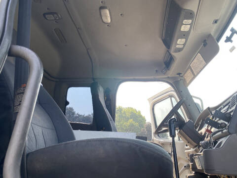 2007 Freightliner M2 106