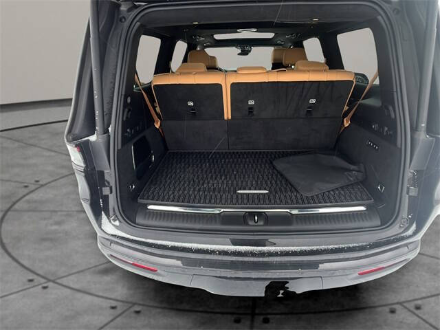 2025 Jeep Grand Wagoneer Series III