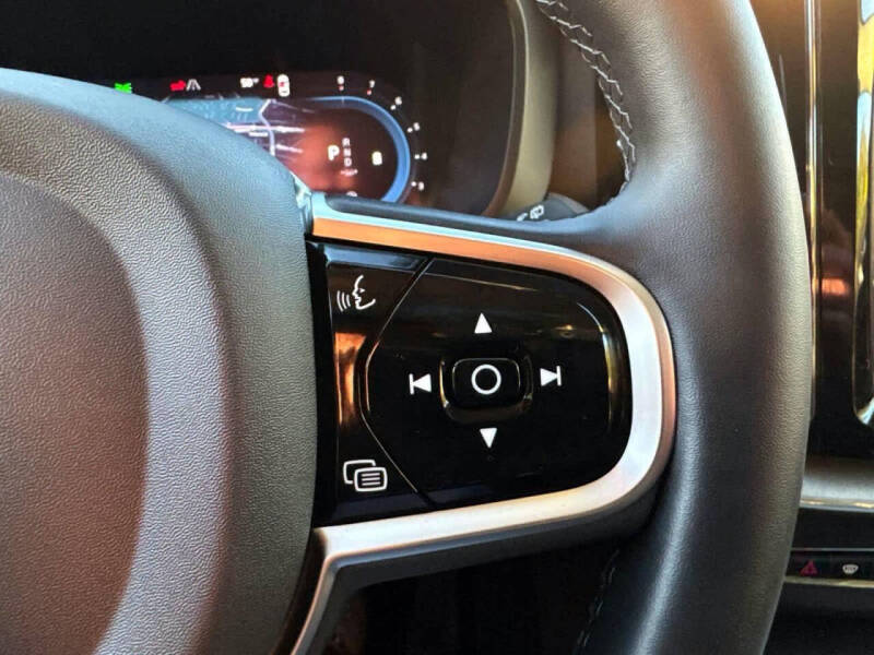 2025 Volvo XC60 B5 Plus Dark Theme