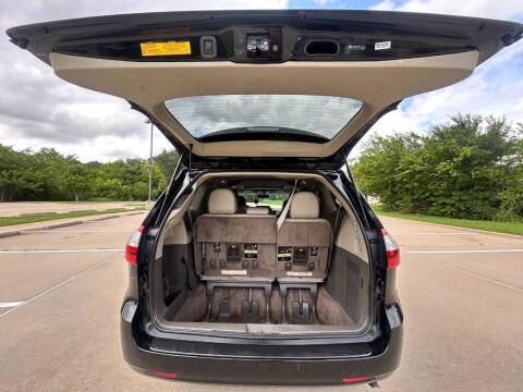 2015 Toyota Sienna XLE 8-Passenger