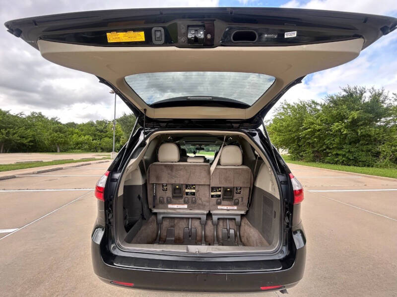 2015 Toyota Sienna XLE 8-Passenger