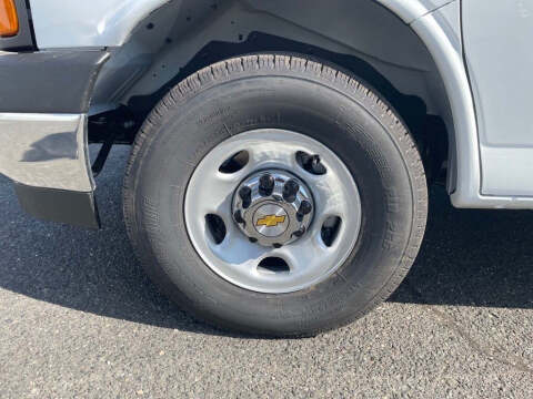 2025 Chevrolet Express 2500