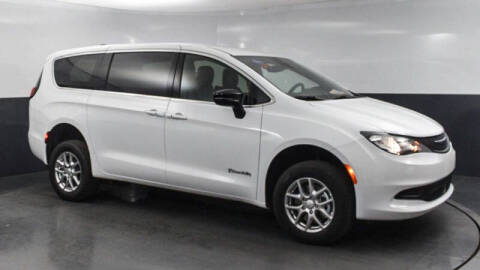 2025 Chrysler Voyager LX