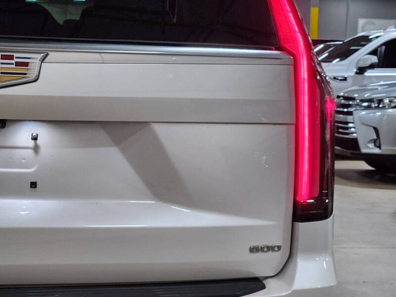 2022 Cadillac Escalade Luxury