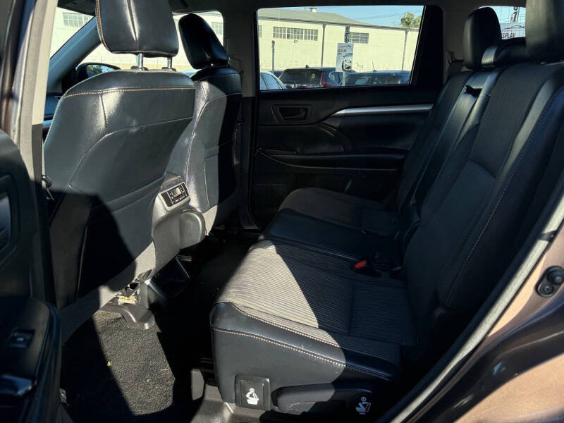 2017 Toyota Highlander LE Plus