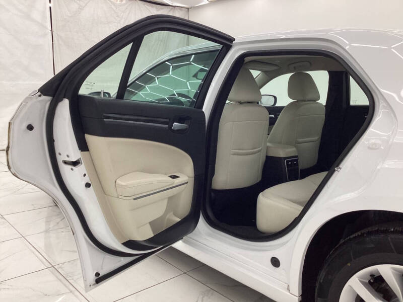 2021 Chrysler 300 Touring