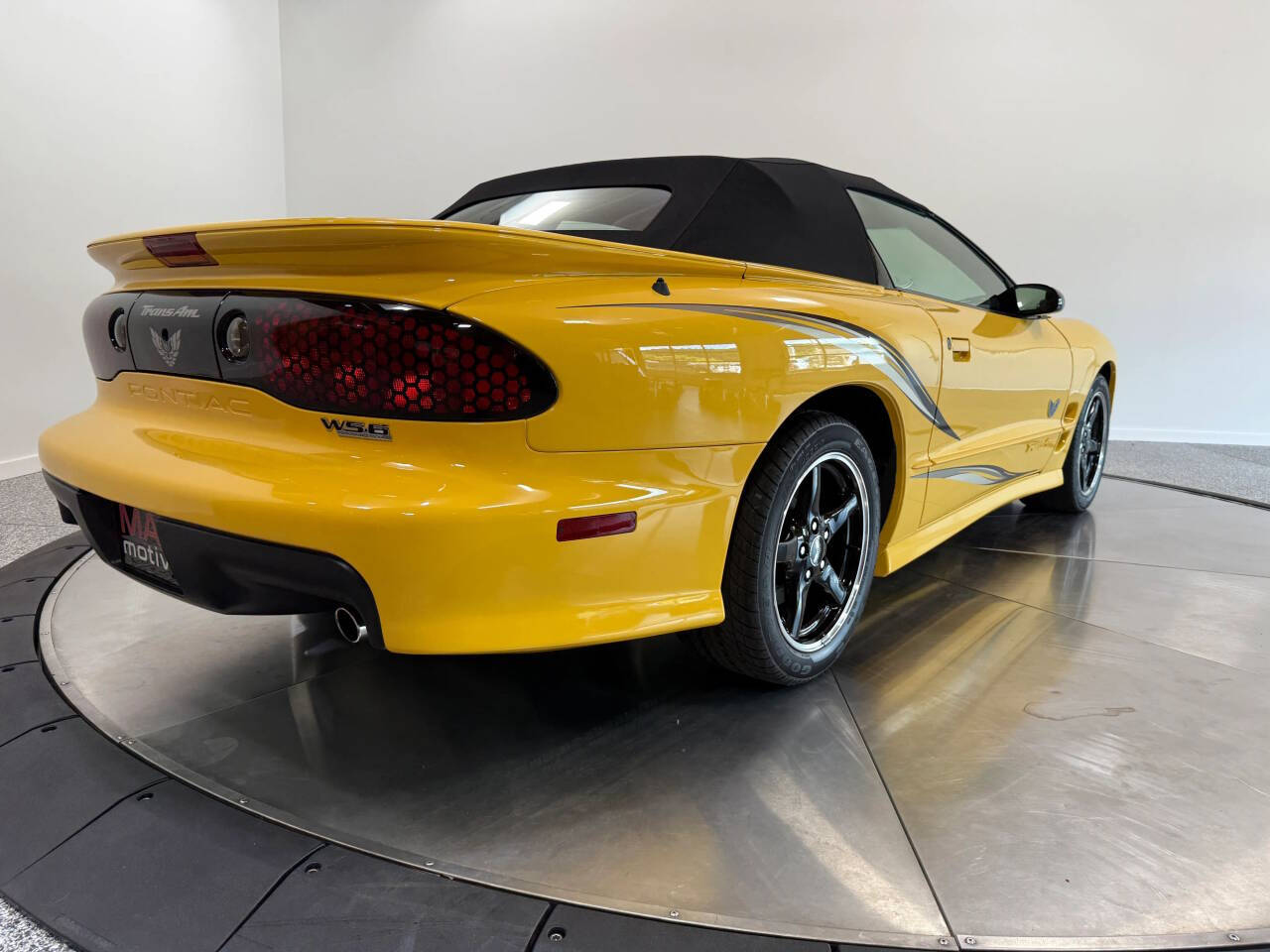 2002 Pontiac Firebird 17