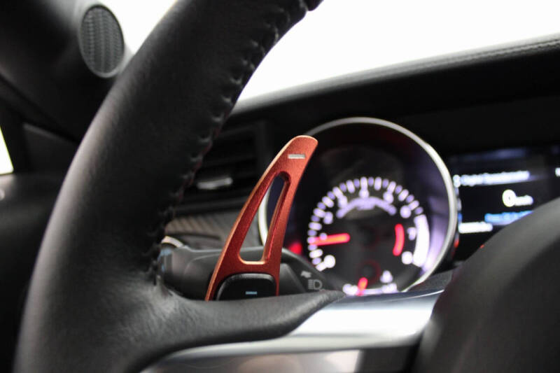 2021 Ford Mustang EcoBoost