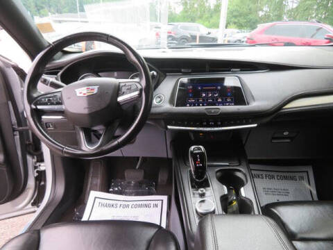 2020 Cadillac XT4 Premium Luxury