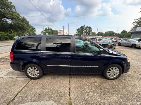 2012 Chrysler Town and Country Touring