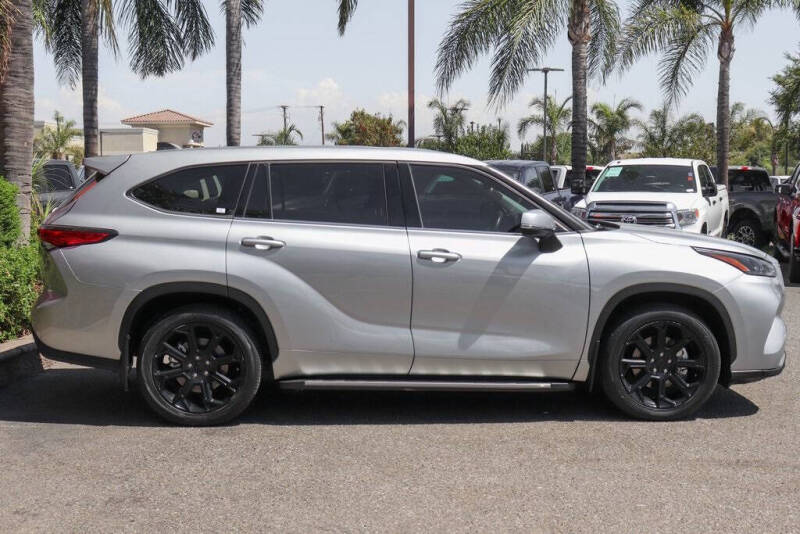 2022 Toyota Highlander LE