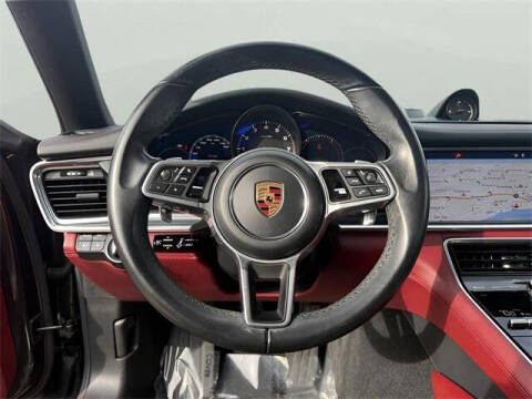 2018 Porsche Panamera 4