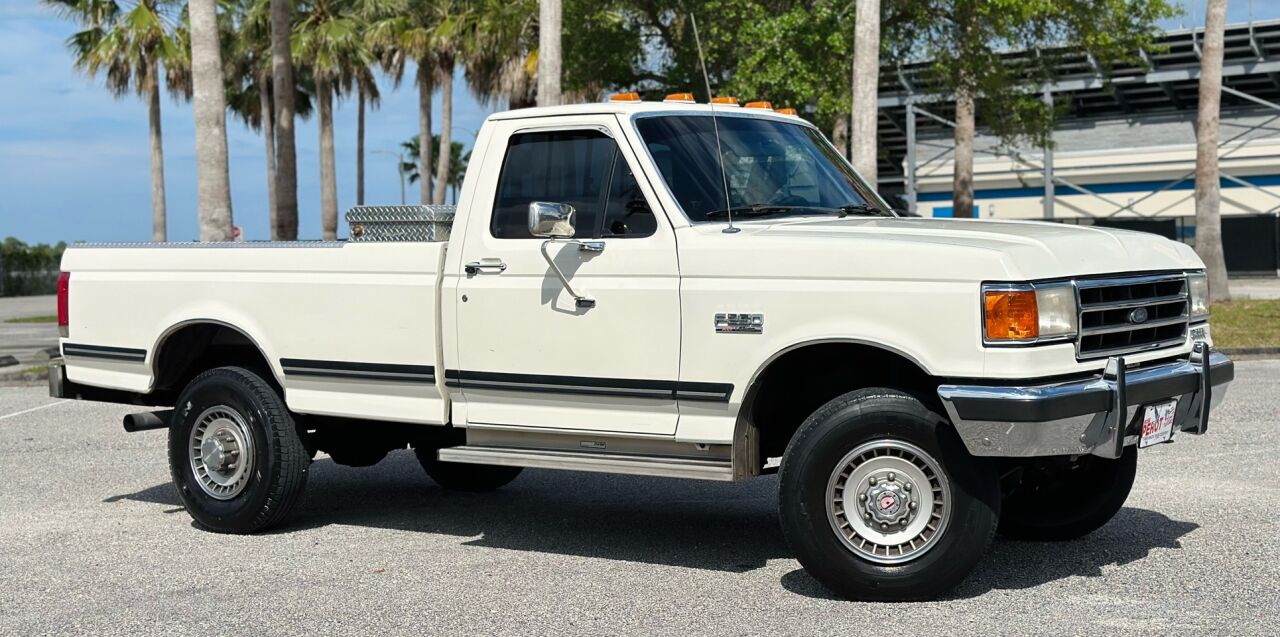 1990 Ford F-250 33